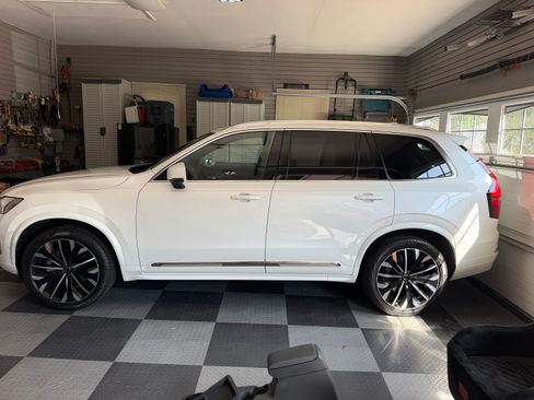 Used 2025 Volvo XC90 B6 Plus AWD/4WD image 5