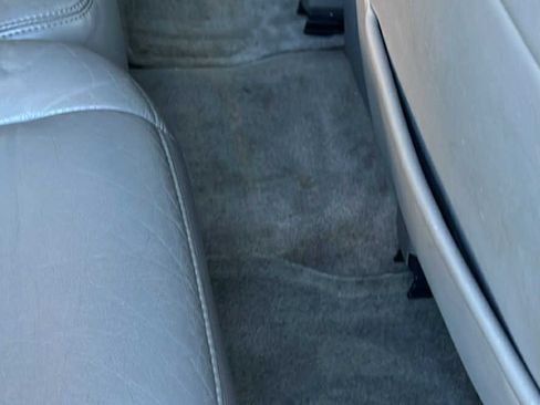 Used 2005 Cadillac Escalade AWD image 2