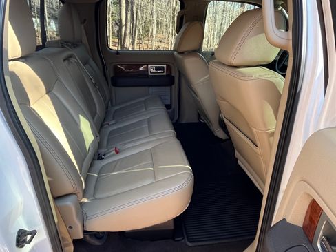 Used 2010 Ford F150 Lariat image 16