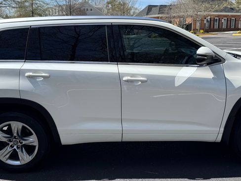 Used 2018 Toyota Highlander Limited image 6
