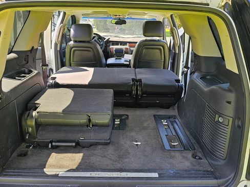 Used 2010 GMC Yukon Denali image 12