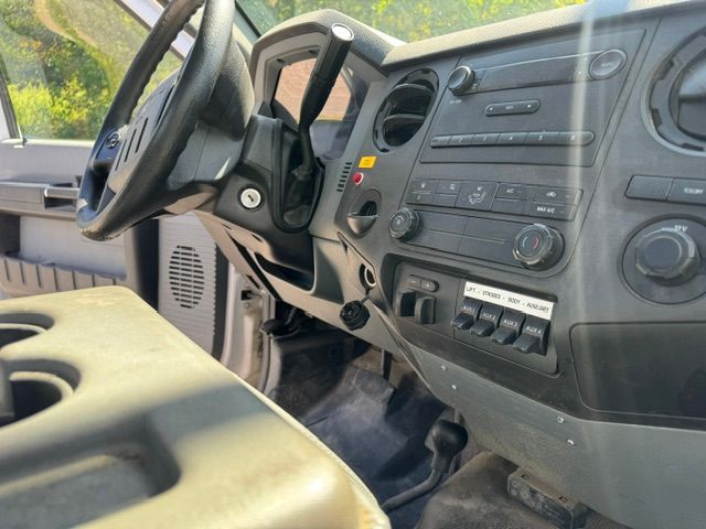 Used 2016 Ford F550 4x4 Regular Cab Super Duty image 10