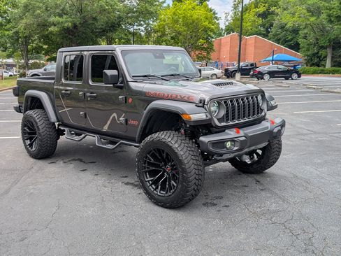 Used 2024 Jeep Gladiator Mojave image 18