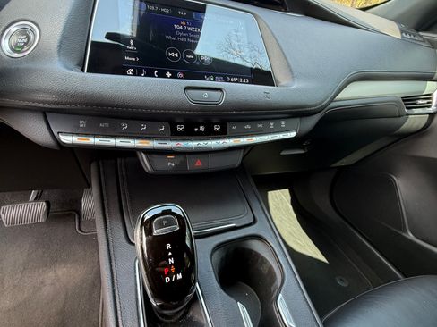 Used 2020 Cadillac XT4 Premium Luxury image 16