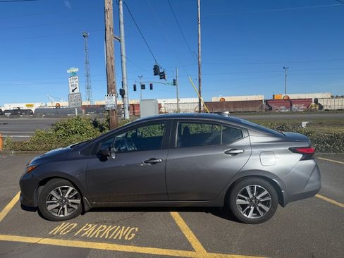 Used 2024 Nissan Versa SV w/ Trunk Package image 2