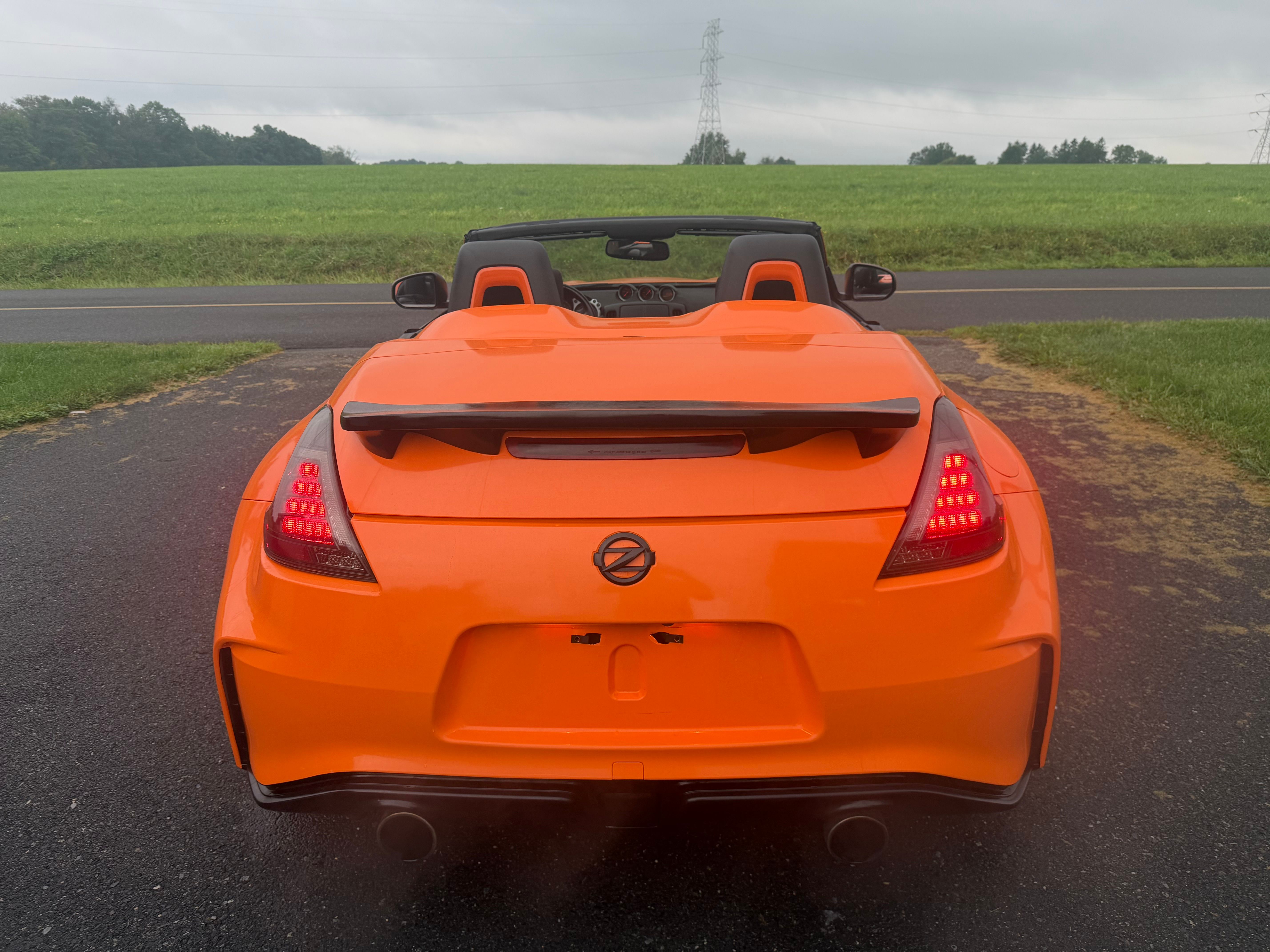 Used 2010 Nissan 370Z Roadster RWD image 16