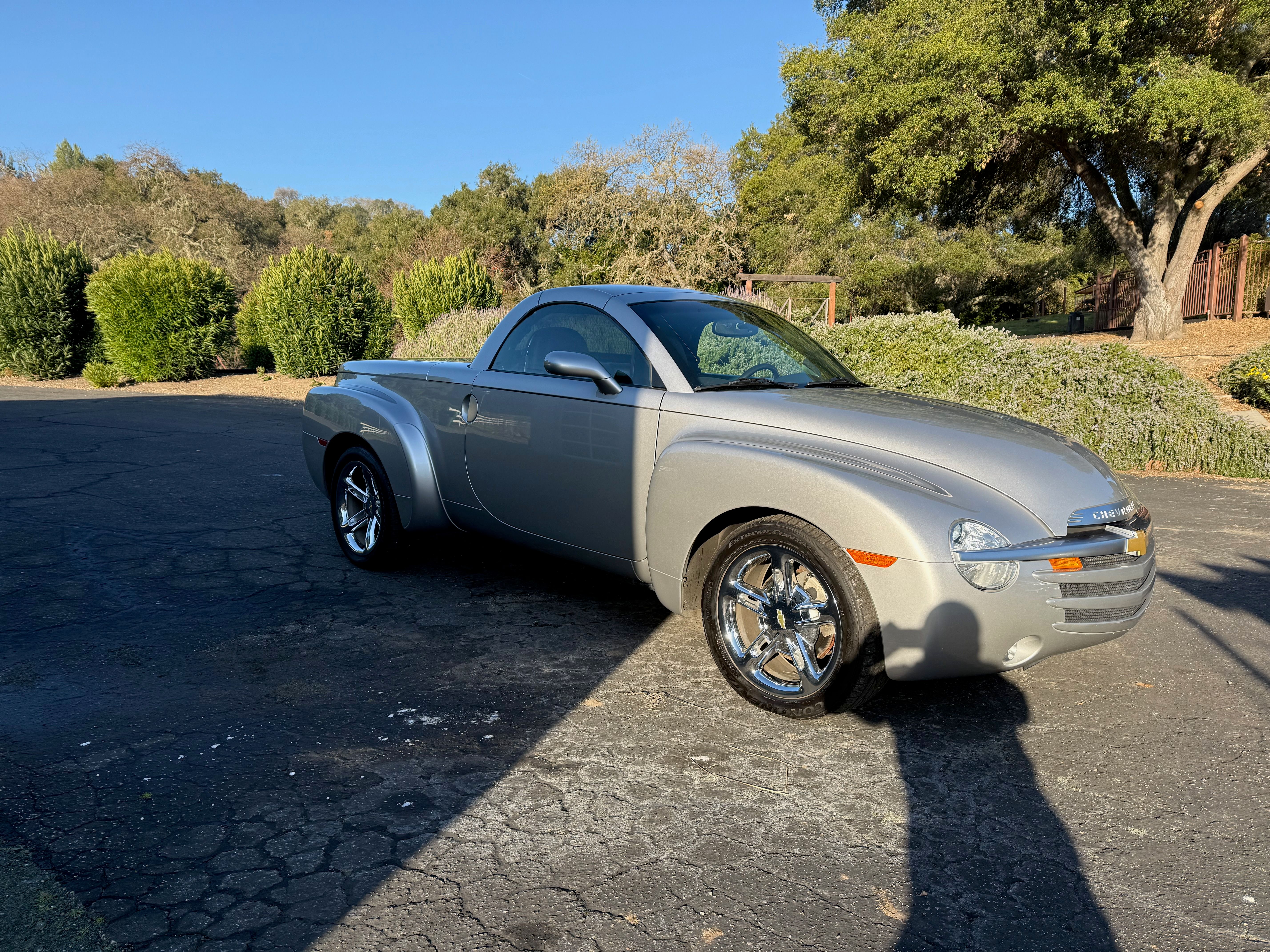 Used 2005 Chevrolet SSR w/ Preferred Equipment Group RWD image 4