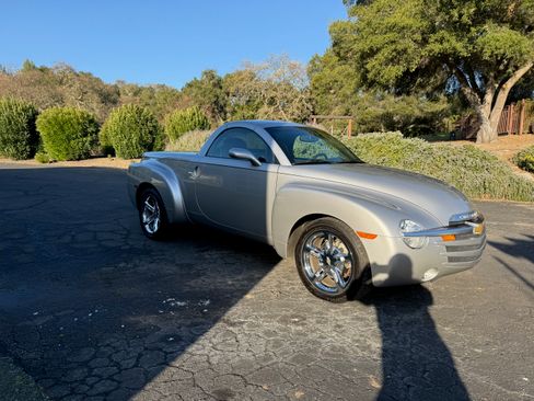 Used 2005 Chevrolet SSR Convertible Pickup 2D w/ Preferred Equipment Group image 4