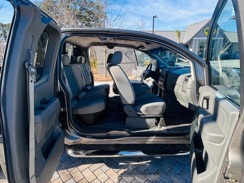 Used 2007 Nissan Titan XE w/ Preferred Pkg image 15