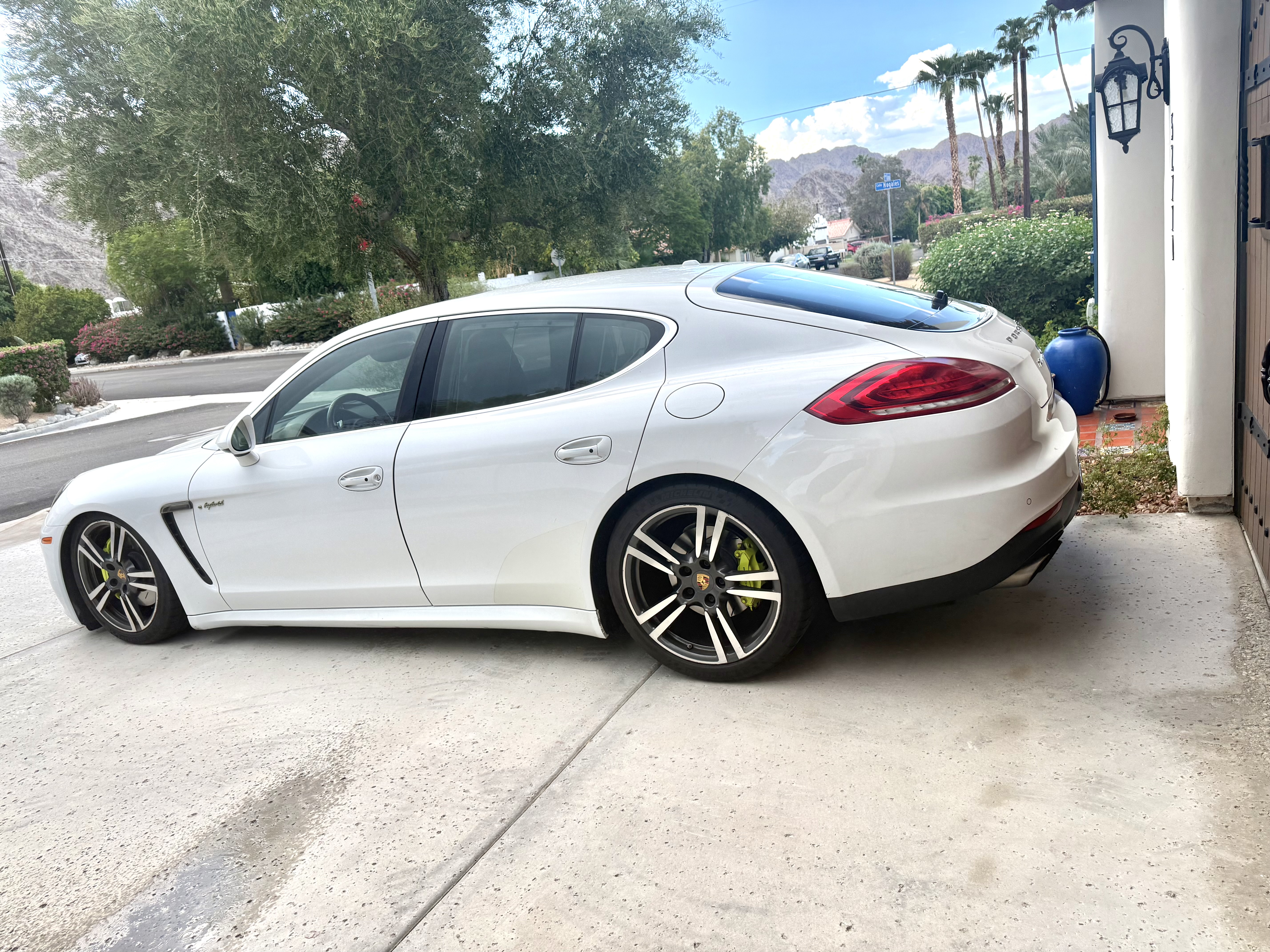 Used 2014 Porsche Panamera S RWD image 11
