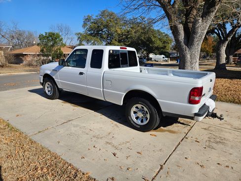 Used 2011 Ford Ranger XLT image 2