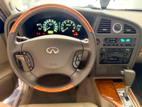 Used 2003 INFINITI QX4 2WD image 8