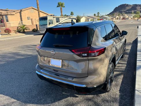 Used 2024 Nissan Rogue Platinum FWD image 6