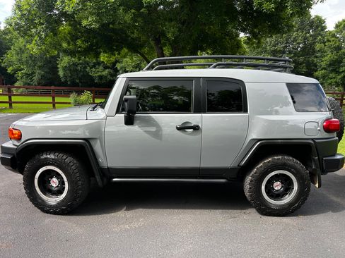 Used 2013 Toyota FJ Cruiser 4WD w/ Trail Teams Special Edition image 1