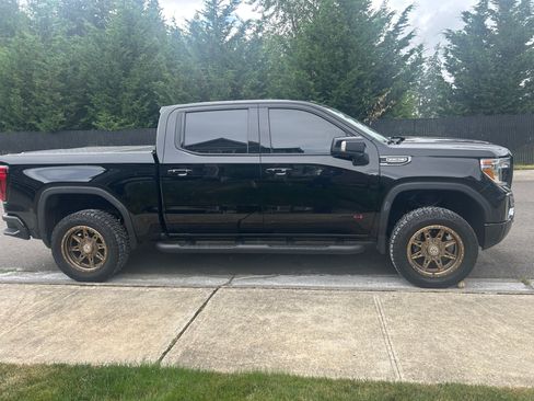Used 2021 GMC Sierra 1500 AT4 w/ Technology Package AWD/4WD image 5