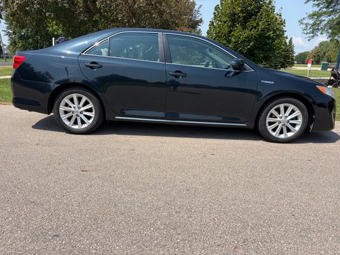 Used 2014 Toyota Camry XLE w/ Leather Package FWD image 5