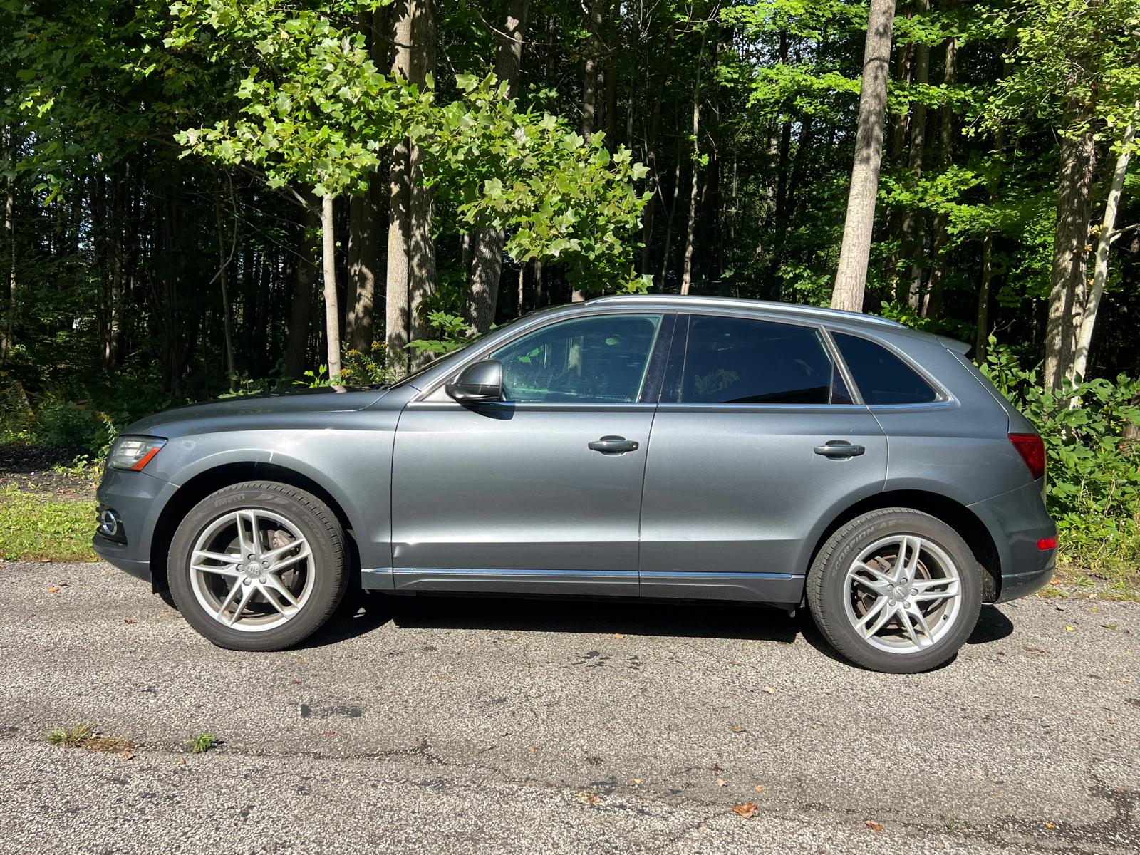 Used 2015 Audi Q5 2.0T Premium Plus w/ Technology Package AWD/4WD image 2
