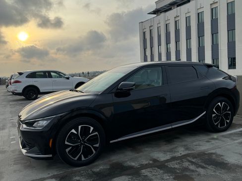 Used 2022 Kia EV6 Wind image 6