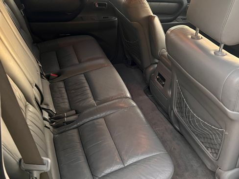 Used 2006 Toyota Land Cruiser image 10