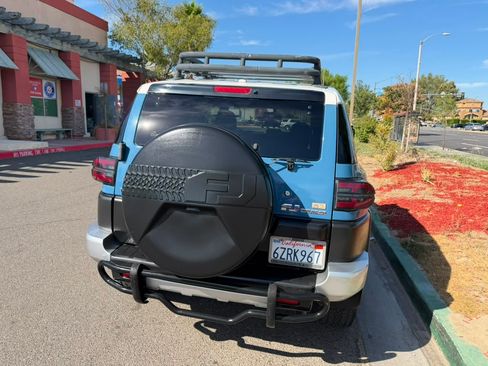 Used 2013 Toyota FJ Cruiser 4WD w/ Convenience Pkg image 8