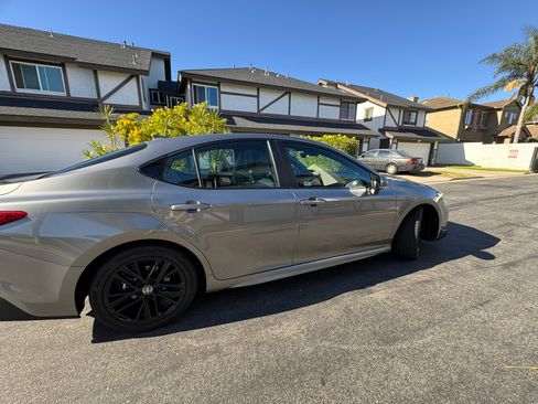 Used 2025 Toyota Camry SE w/ Convenience Package FWD image 12