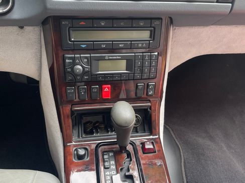 Used 2000 Mercedes-Benz SL 500 image 8