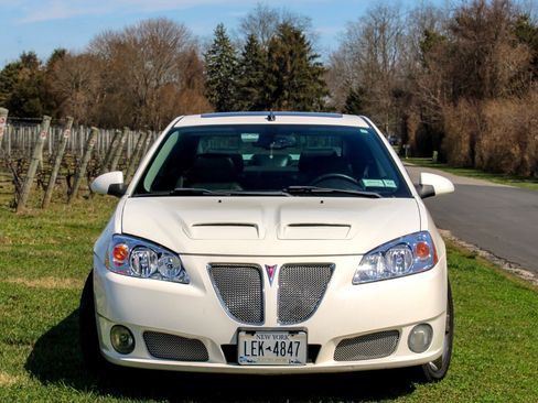 Used 2008 Pontiac G6 GXP w/ Sun And Sound Package FWD image 12