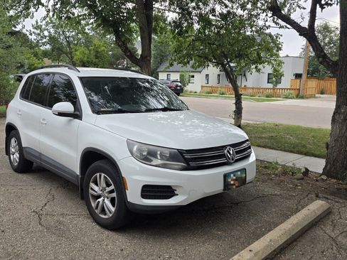 Used 2015 Volkswagen Tiguan S AWD/4WD image 10