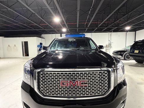 Used 2015 GMC Yukon XL Denali w/ Premium Package AWD/4WD image 6