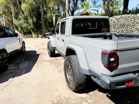 Used 2022 Jeep Gladiator Rubicon w/ LED Lighting Group AWD/4WD image 12