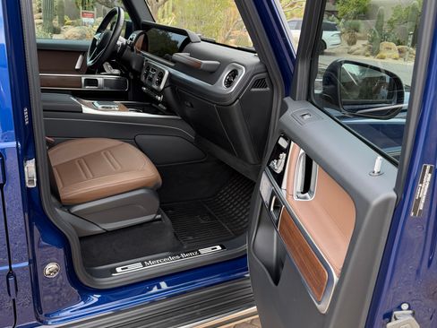 Used 2025 Mercedes-Benz G 550 image 9