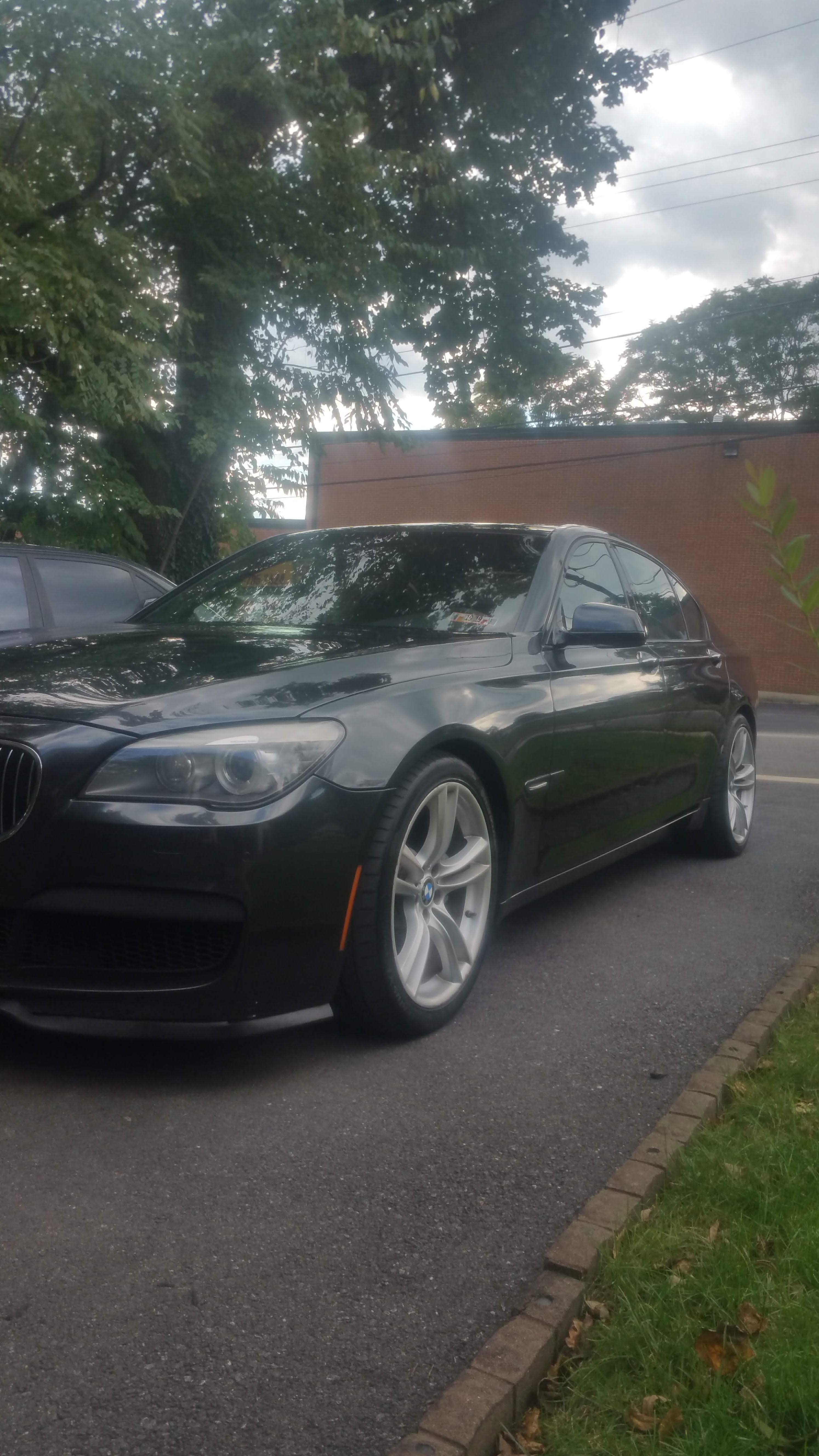 Used 2011 BMW 750i RWD image 13