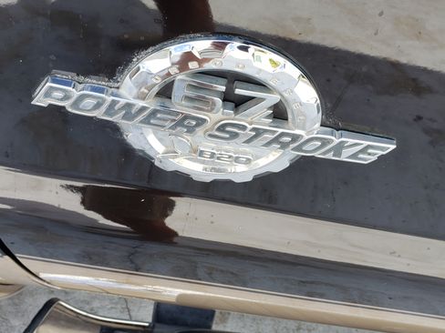 Used 2014 Ford F250 Lariat w/ Lariat Interior Package image 11