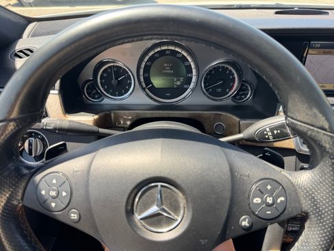 Used 2011 Mercedes-Benz E 550 Sedan image 27