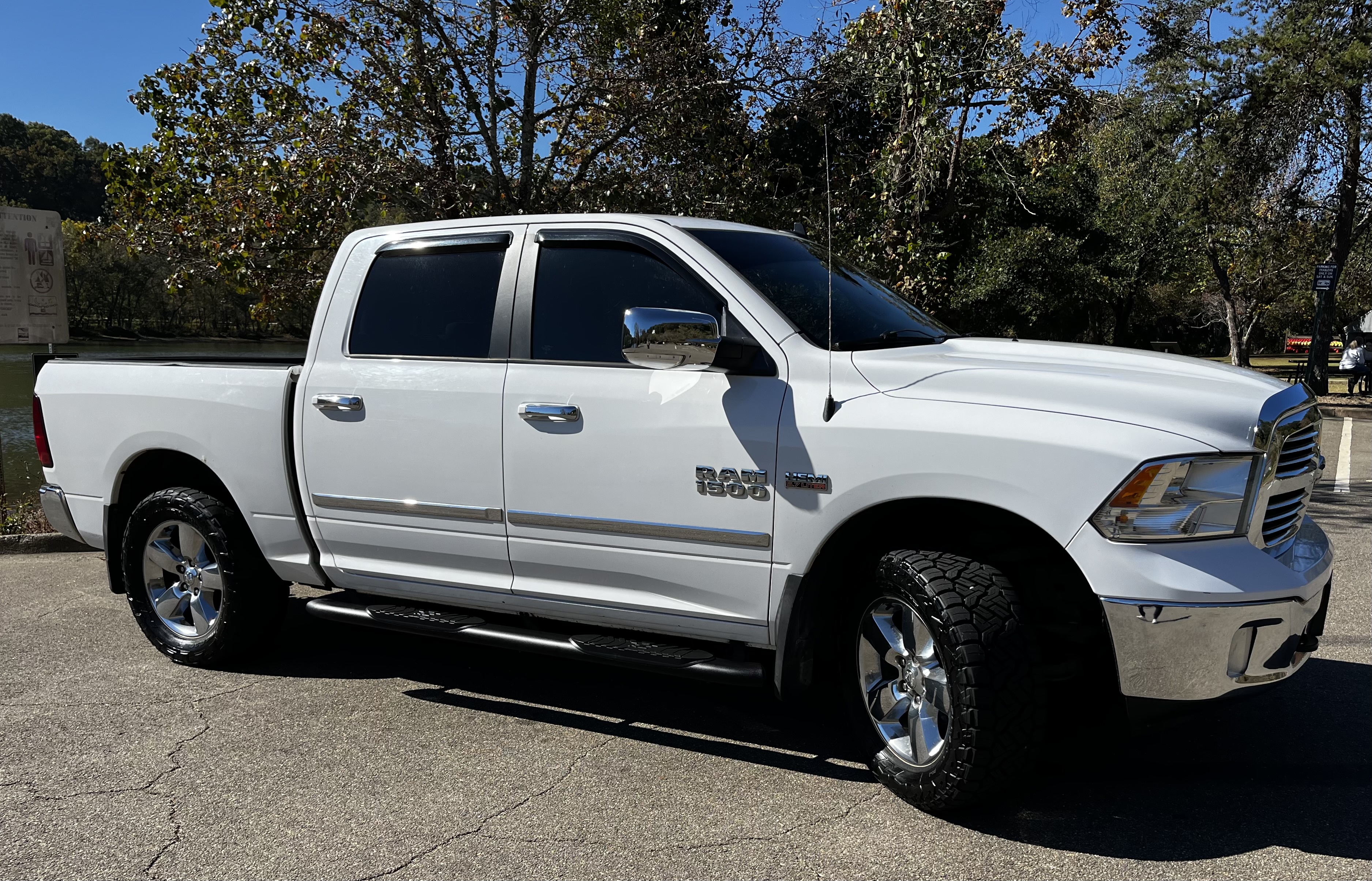 Used 2015 RAM 1500 Big Horn AWD/4WD image 2