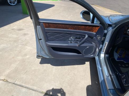 Used 2016 Bentley Flying Spur W12 image 23