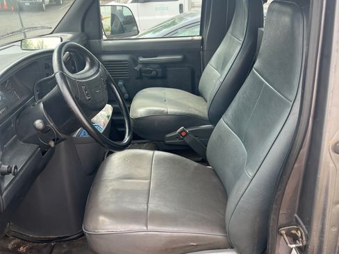 Used 1993 Ford E-350 and Econoline 350 Club Wagon RWD image 5