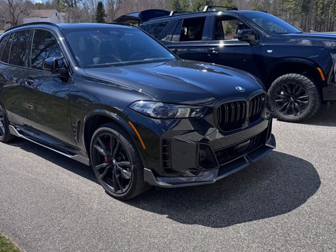 Used 2025 BMW X5 M60i w/ Executive Package image 1