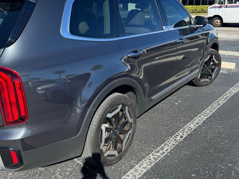 Used 2024 Kia Telluride S w/ S Sunroof Package image 10