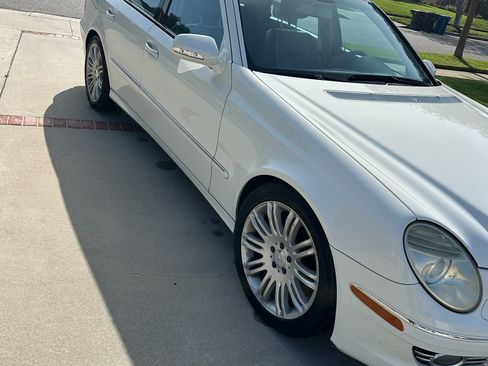 Used 2008 Mercedes-Benz E 350 E 350 Sedan 4D image 5