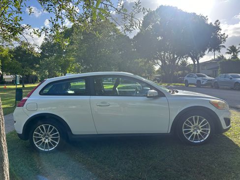 Used 2011 Volvo C30 image 17