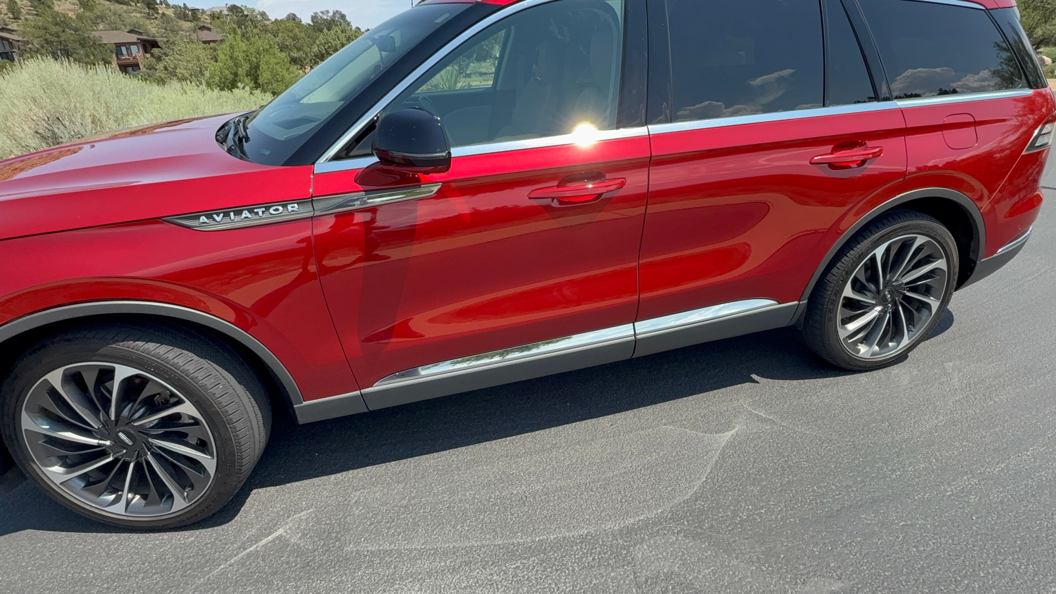 Used 2020 Lincoln Aviator Reserve w/ Equipment Group 202A AWD/4WD image 1