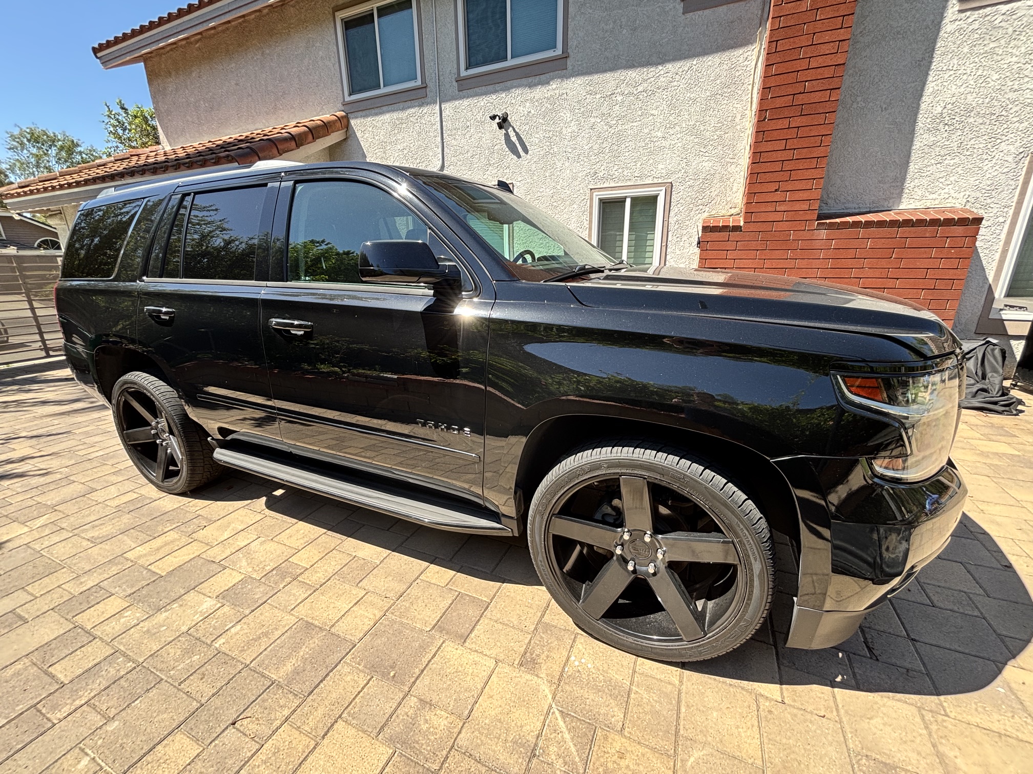 Used 2018 Chevrolet Tahoe Premier w/ RST 6.2L Performance Edition RWD image 11