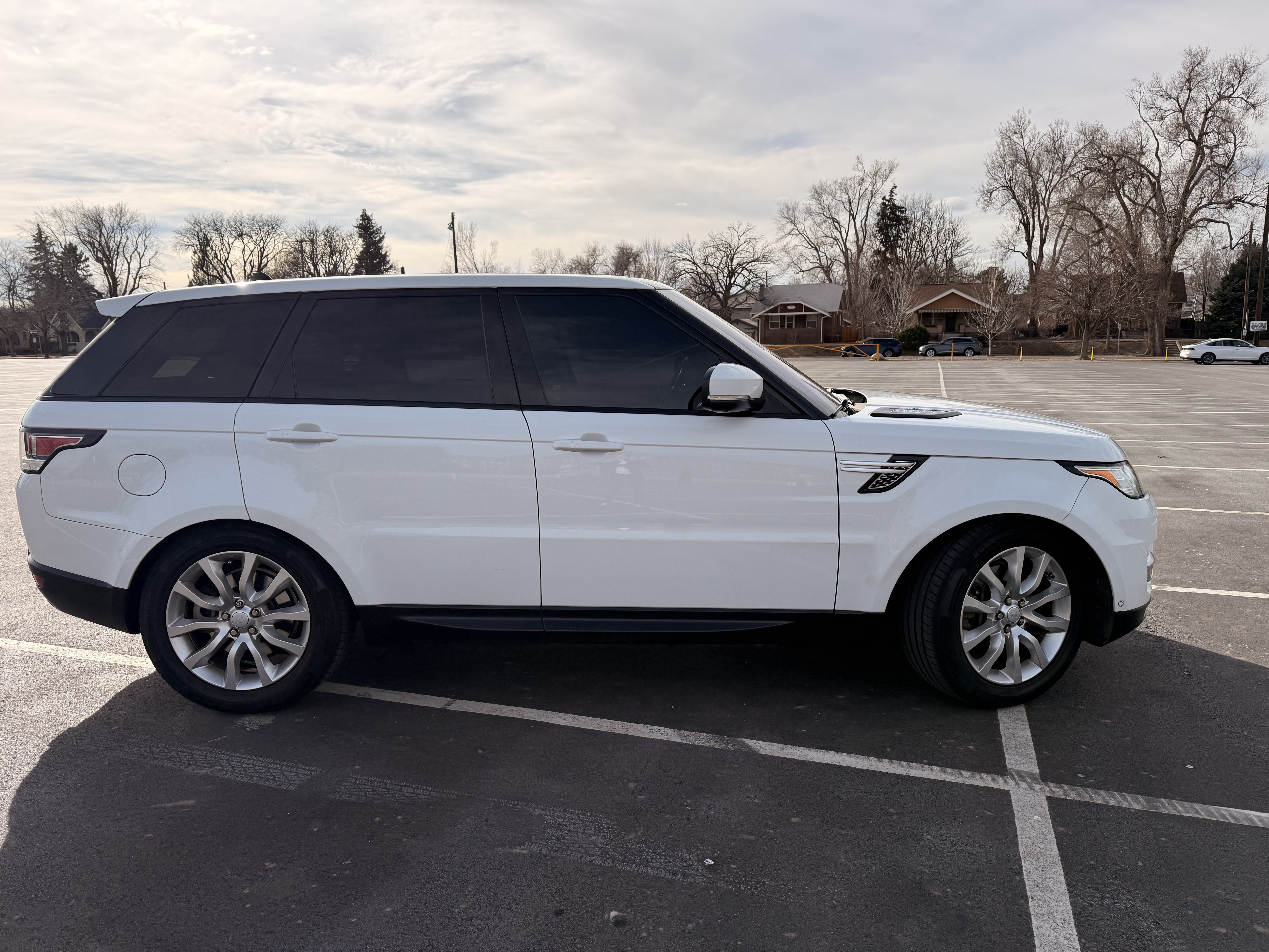 Used 2016 Land Rover Range Rover Sport HSE AWD/4WD image 2
