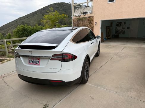 Used 2020 Tesla Model X Long Range image 7
