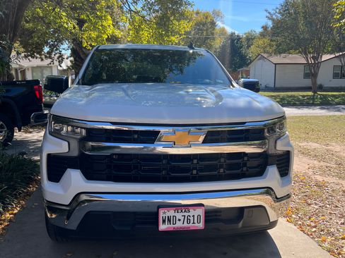 Used 2025 Chevrolet Silverado 1500 LT image 1