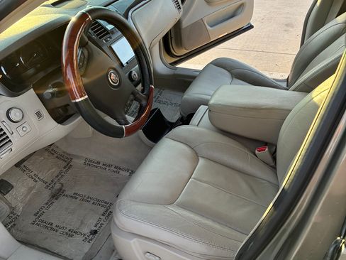 Used 2011 Cadillac DTS Luxury FWD image 9