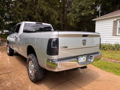 Used 2010 Dodge Ram 3500 Truck SLT w/ Big Horn Regional Package AWD/4WD image 9