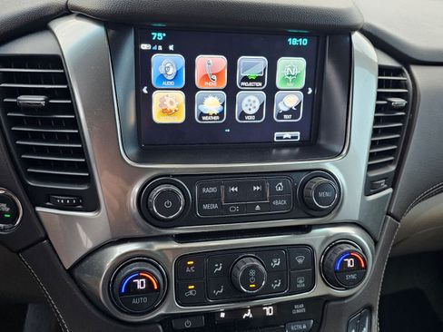 Used 2018 Chevrolet Suburban LT image 16