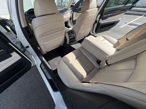Used 2010 BMW 750Li xDrive AWD/4WD image 13